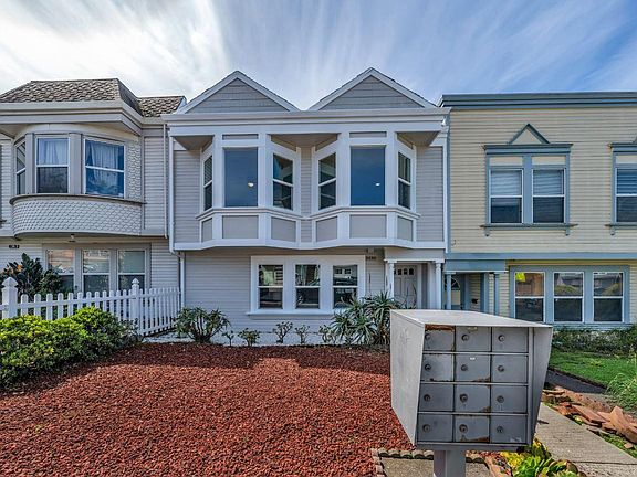 3rd image of 948 Wyandotte Ave #950