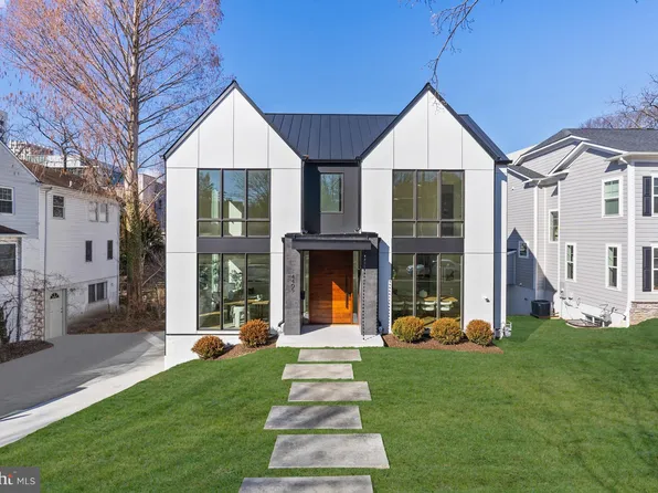 4405 Elm St, Chevy Chase, MD 20815