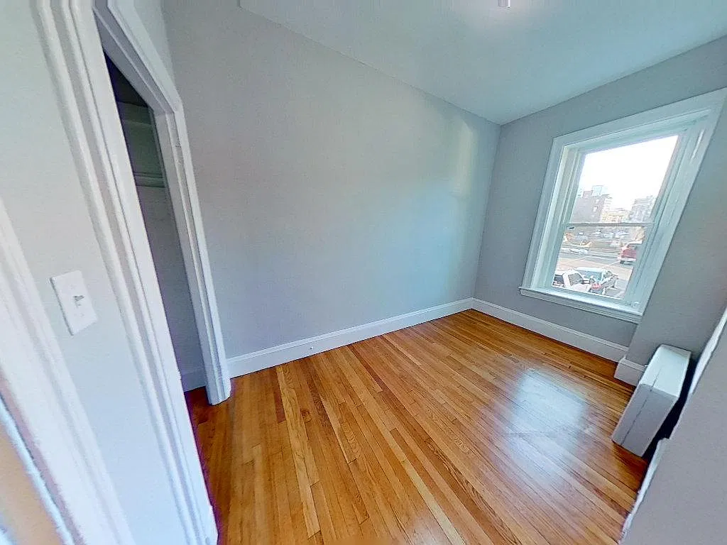 2 bed, 800 sqft, $3,700 — Photo 4
