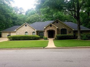1471 River Oaks Dr, Huntsville, TX 77340
