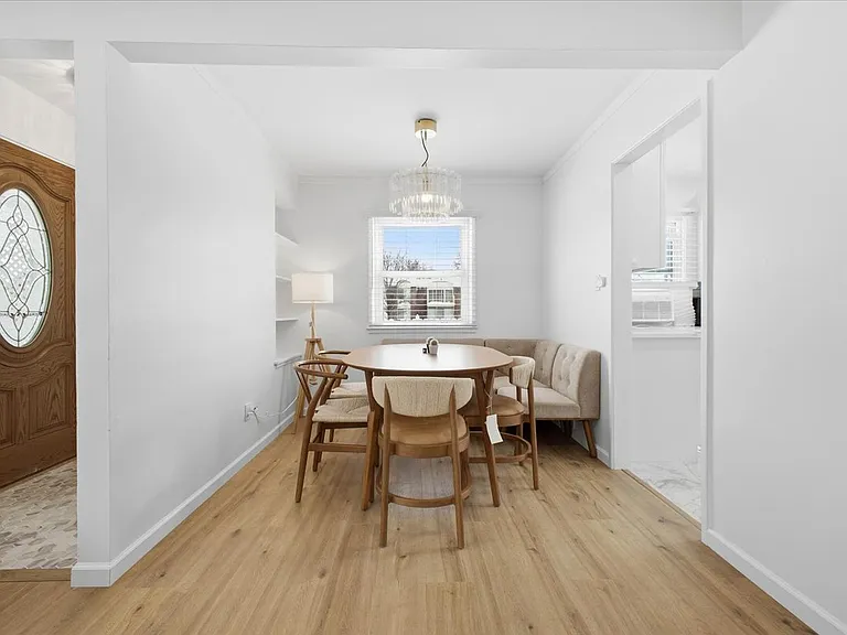 2896 Dorchester Rd — Photo 11