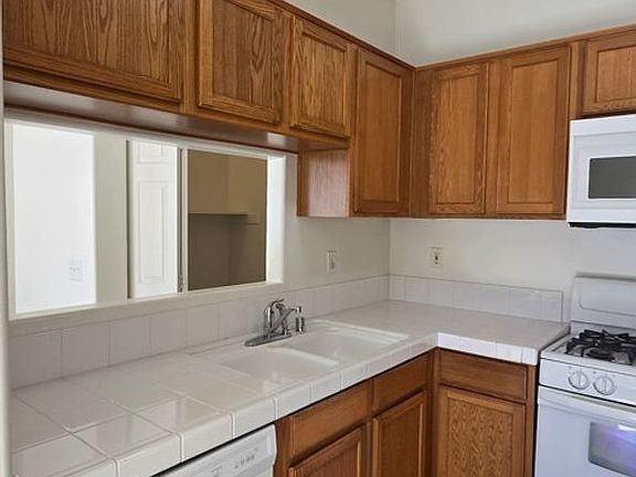 2nd image of 704 Meadow Grove Ct APT B