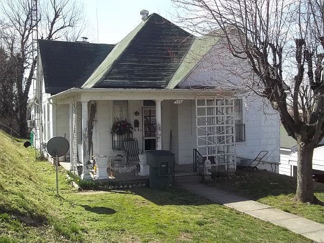 1st image of 520 Montgomery Ave