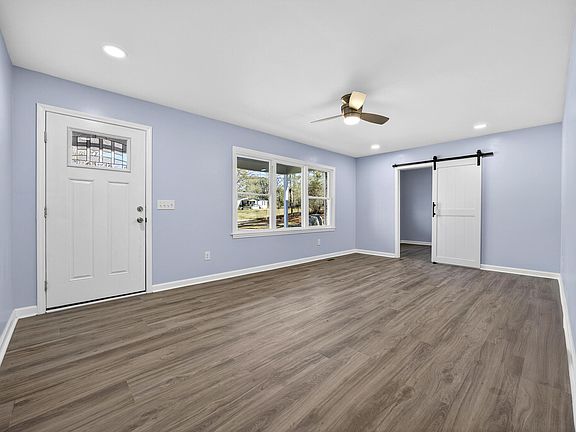 2nd image of 5513 NE Columbia Rd