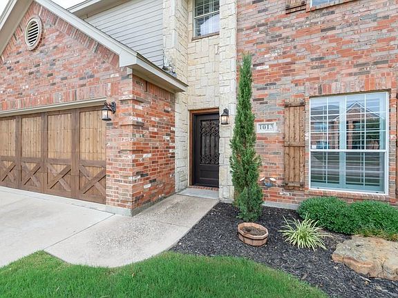 2nd image of 1013 Mesquite Dr