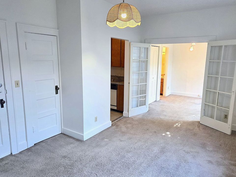 1st image of 1115 W Washington St APT 4