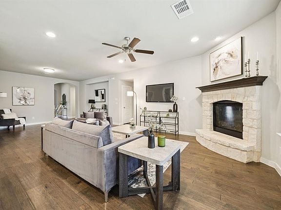 4th image of 1733 Lark Ln