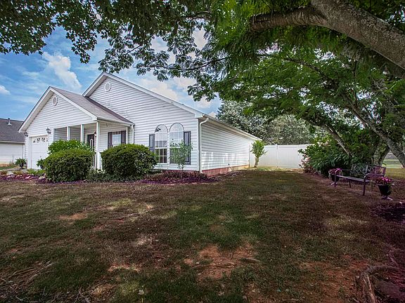 2nd image of 515 Climbing Rose Ct
