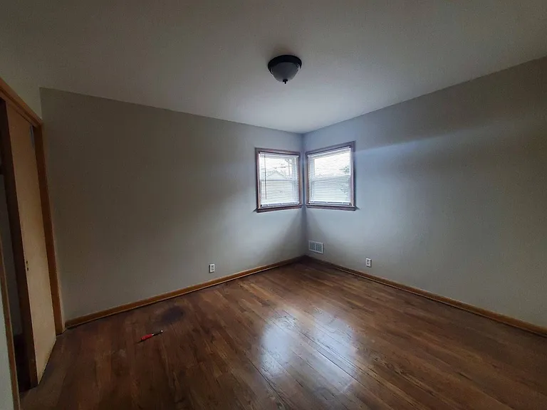 85th - 4052-54 — Photo 21