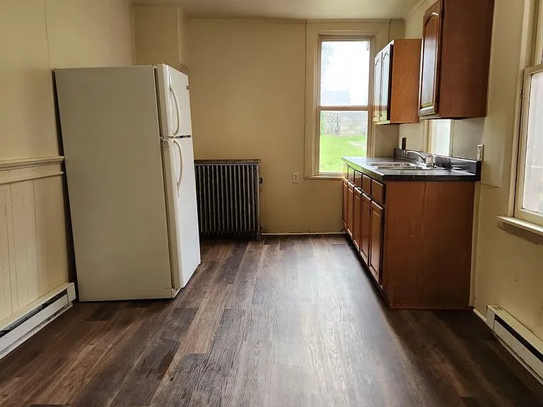 149 S Pershing Ave — Photo 5