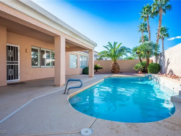 9800 Dusty Winds Ave, Las Vegas, NV 89117