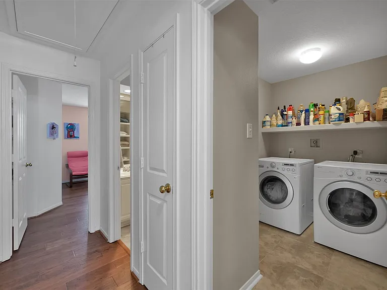 24 E New Avery Pl — Photo 13