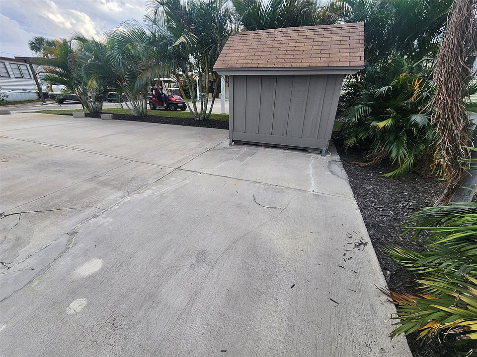 2nd image of 6657 SE 54th Street
