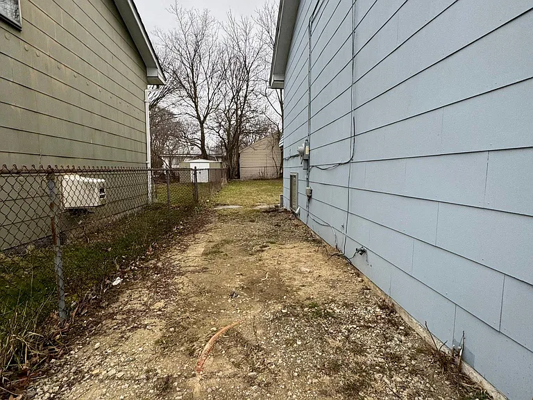 3024 Raskob St — Photo 2