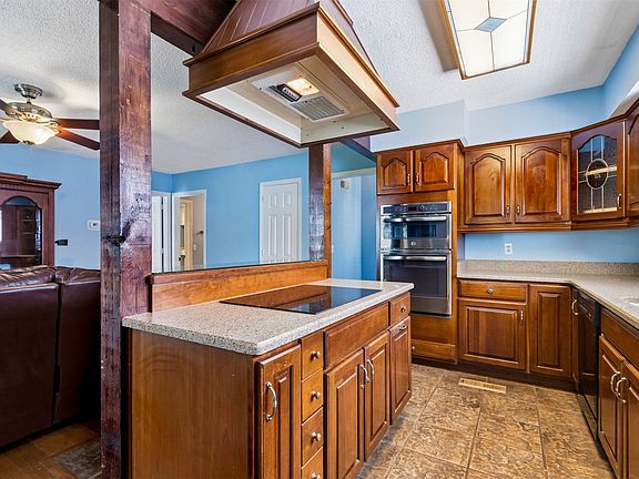 3rd image of 2751 Forest Ridge Dr #H1