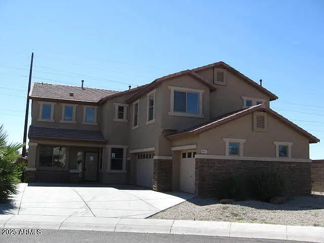 8402 S 48th Ln — Photo 1