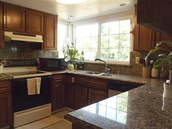 5th image of 1160 Pusateri Way