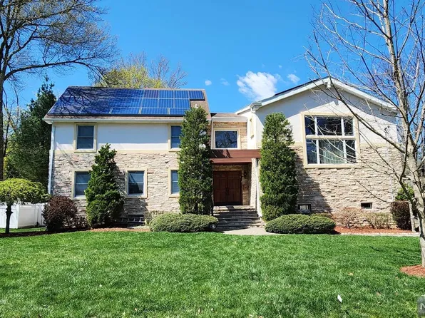 68 Everett St, Closter, NJ 07624