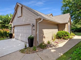 1909 Elm Cir, West Des Moines, IA 50265