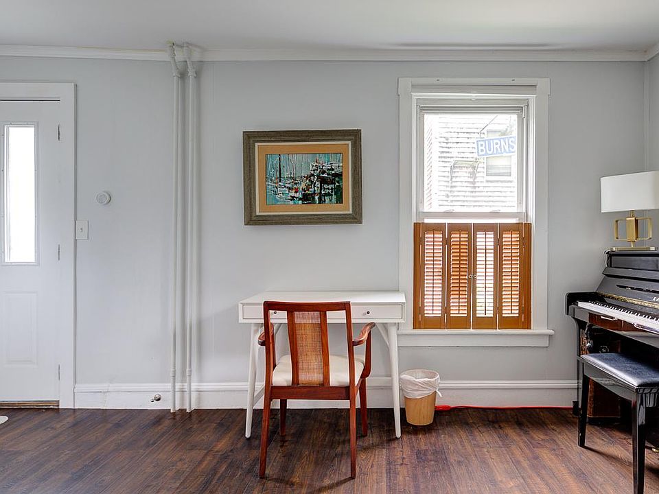 27 Burnside Ave, Newport, RI 02840 Zillow