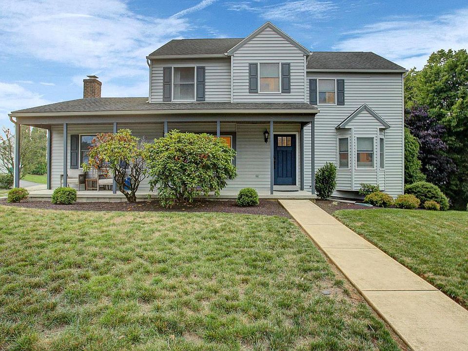 1st image of 13 Victoria Way