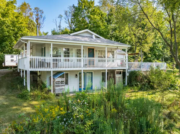 565 M 40, Gobles, MI 49055