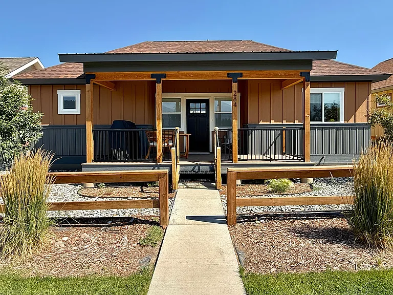 284 Redcliff Dr — Photo 8