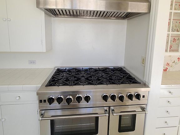 5th image of 214 1/2 Spalding Dr