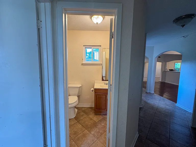 3000 Glen Rae St — Photo 18