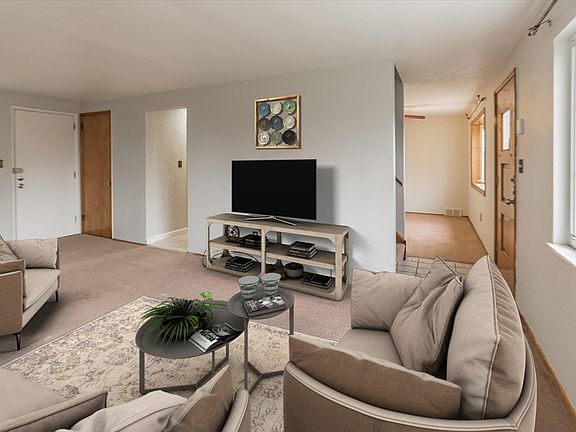 3rd image of 349 Anthon Dr