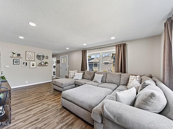 5th image of 121 Springbrook Dr