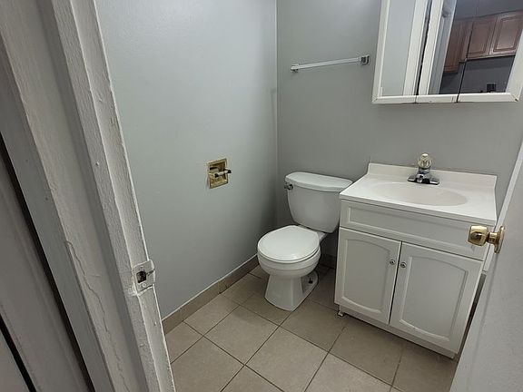 5th image of 15301-15311 Knox Ave #15301-15