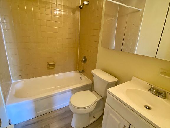 3rd image of 633 E Seneca Tpke APT 12