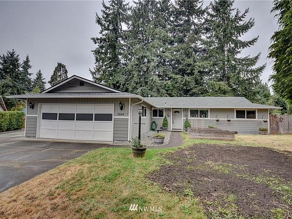2nd image of 3848 Clearfield Ct SE