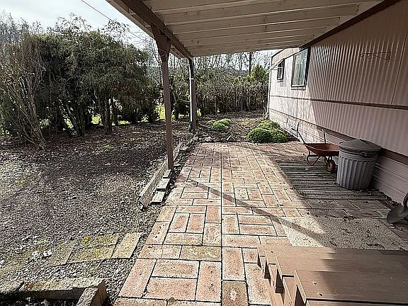 3rd image of 658 S 57th St Space 37