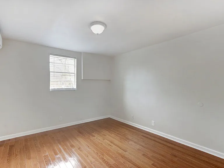 737 E Gwinnett St #D — Photo 10