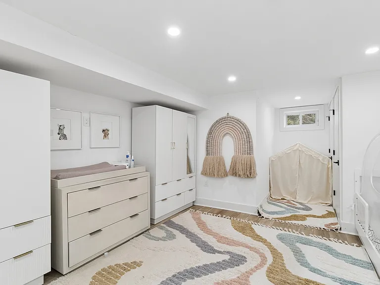 38 Sandra Rd — Photo 26