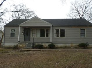 10027 Count Dr, Saint Louis, MO 63136