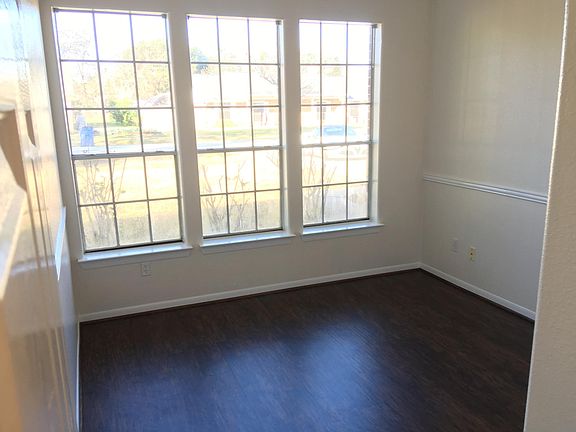 5th image of 1507 Holly Cir