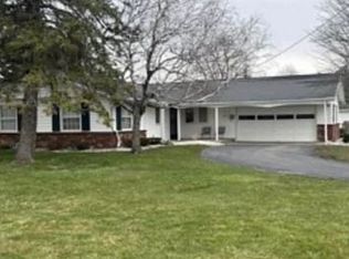 1090 Lakeside Dr, Owosso, MI 48867