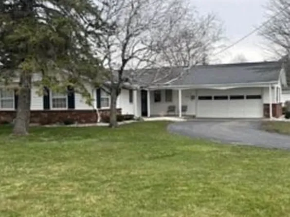 1090 Lakeside Dr, Owosso, MI 48867