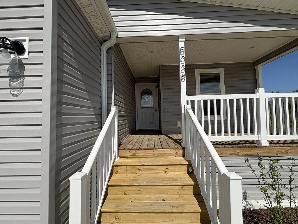 3 bed, 2.0 bath, 1502 sqft, $1,999 — Photo 2