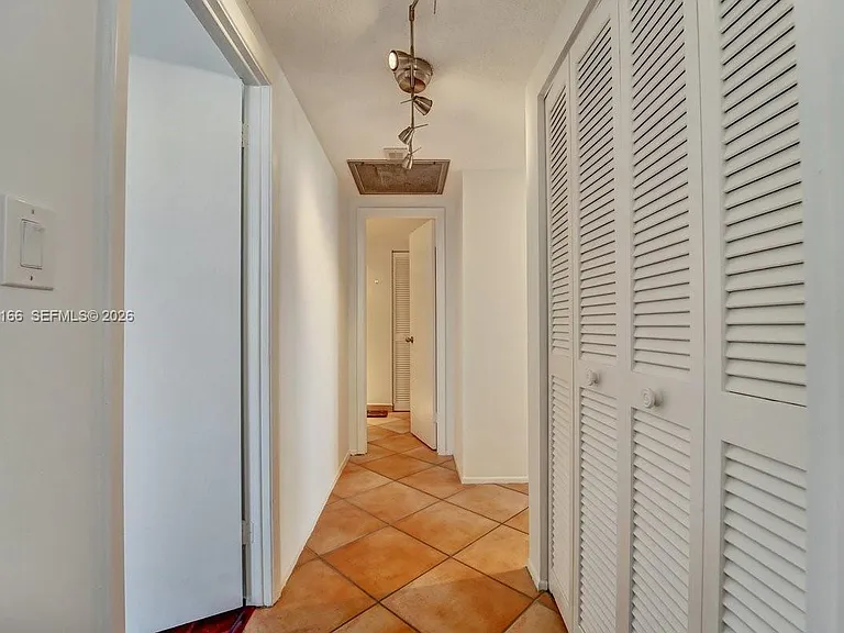 1965 S Ocean Dr #4G — Photo 18