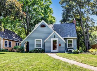 712 Allouez Ter, Green Bay, WI 54301