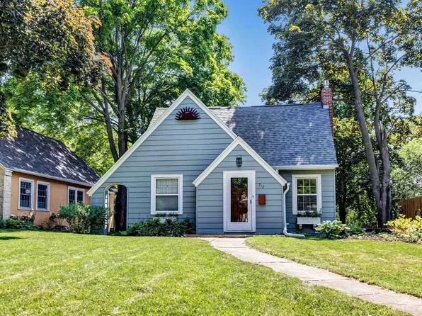 712 Allouez Ter, Green Bay, WI 54301