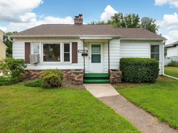 1609 Highland Ave, Eau Claire, WI 54701