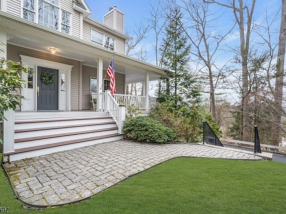 5th image of 72 Gillette Road