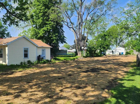 1416 Lincoln Blvd, Muscatine, IA 52761