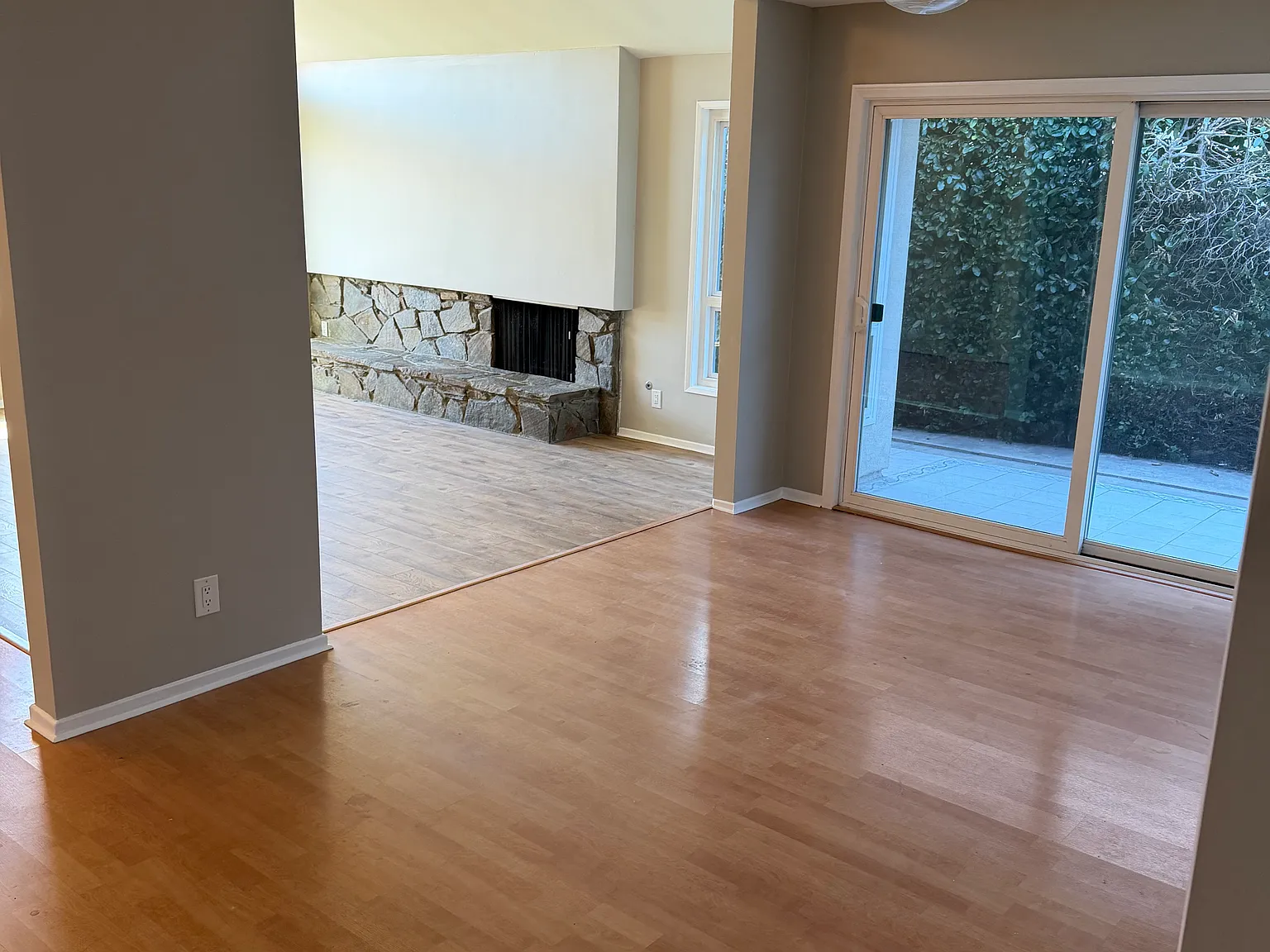 4 bed, 2016 sqft, $5,475 — Photo 4