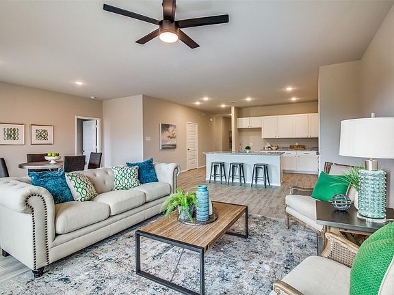 4th image of 924 Billups Dr